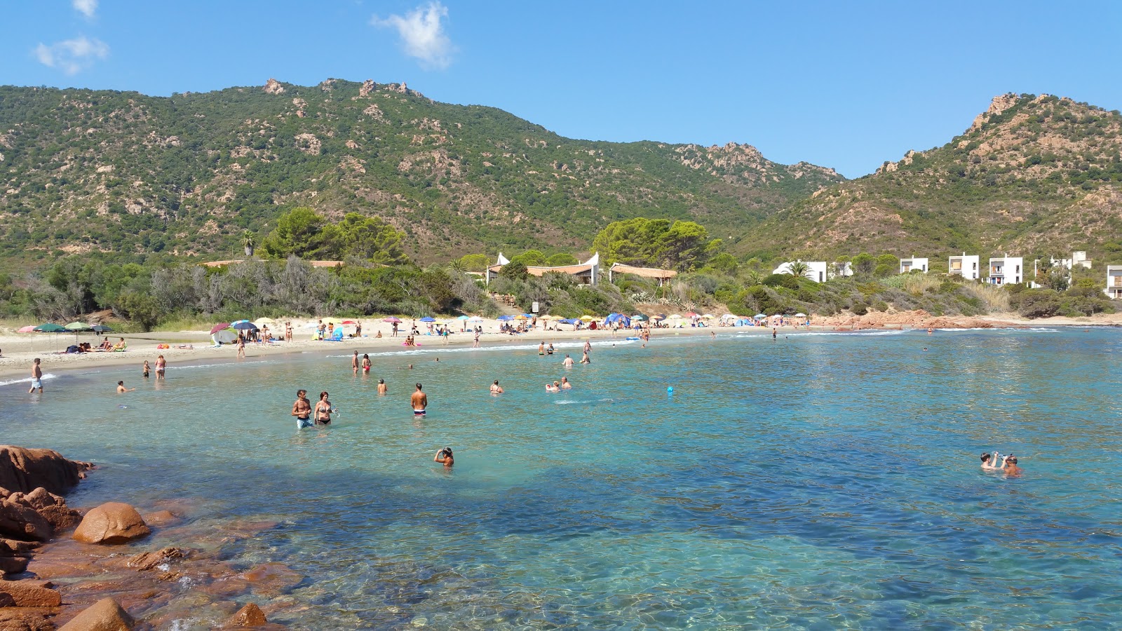 Foto von Su Sirboni Strand mit sehr sauber Sauberkeitsgrad