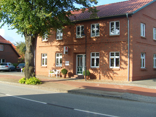 Tierarztpraxis Dr. med. vet. Dirk Hanebeck unter Zarrentin am Schaalsee, Mecklenburg-Vorpommern