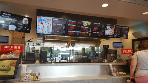 QuikTrip, 30839 US-441, Commerce, GA 30529, USA, 