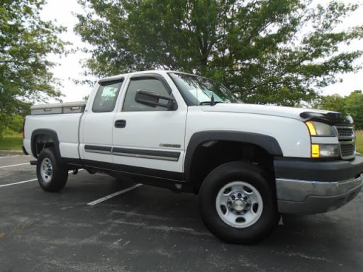 Used Car Dealer «Gladstone Auto Sales», reviews and photos, 7406 N Oak Trafficway, Kansas City, MO 64118, USA