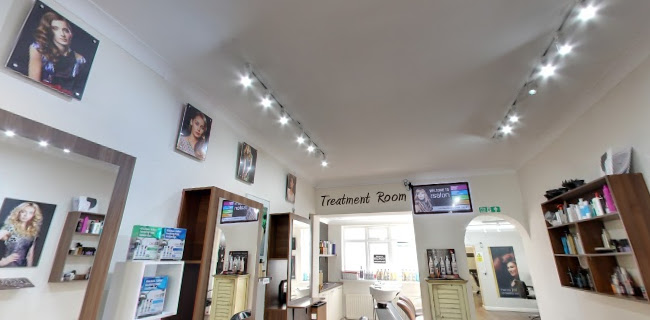 Comments and reviews of The Salon