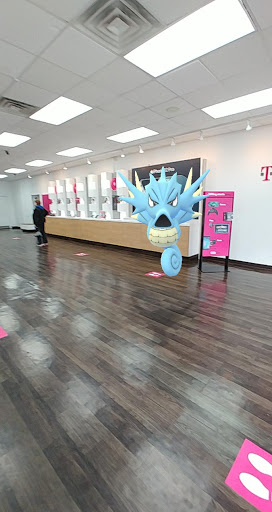 Cell Phone Store «T-Mobile», reviews and photos, 1578 Hempstead Pike, Elmont, NY 11003, USA