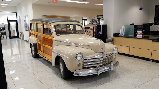 Car Dealer «Tuttle-Click Ford Lincoln», reviews and photos, 43 Auto Center Dr, Irvine, CA 92618, USA