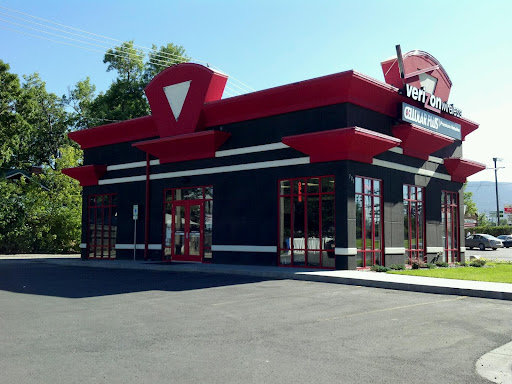 Cell Phone Store «Verizon Wireless - Cellular Plus», reviews and photos, 721 W Park St, Livingston, MT 59047, USA