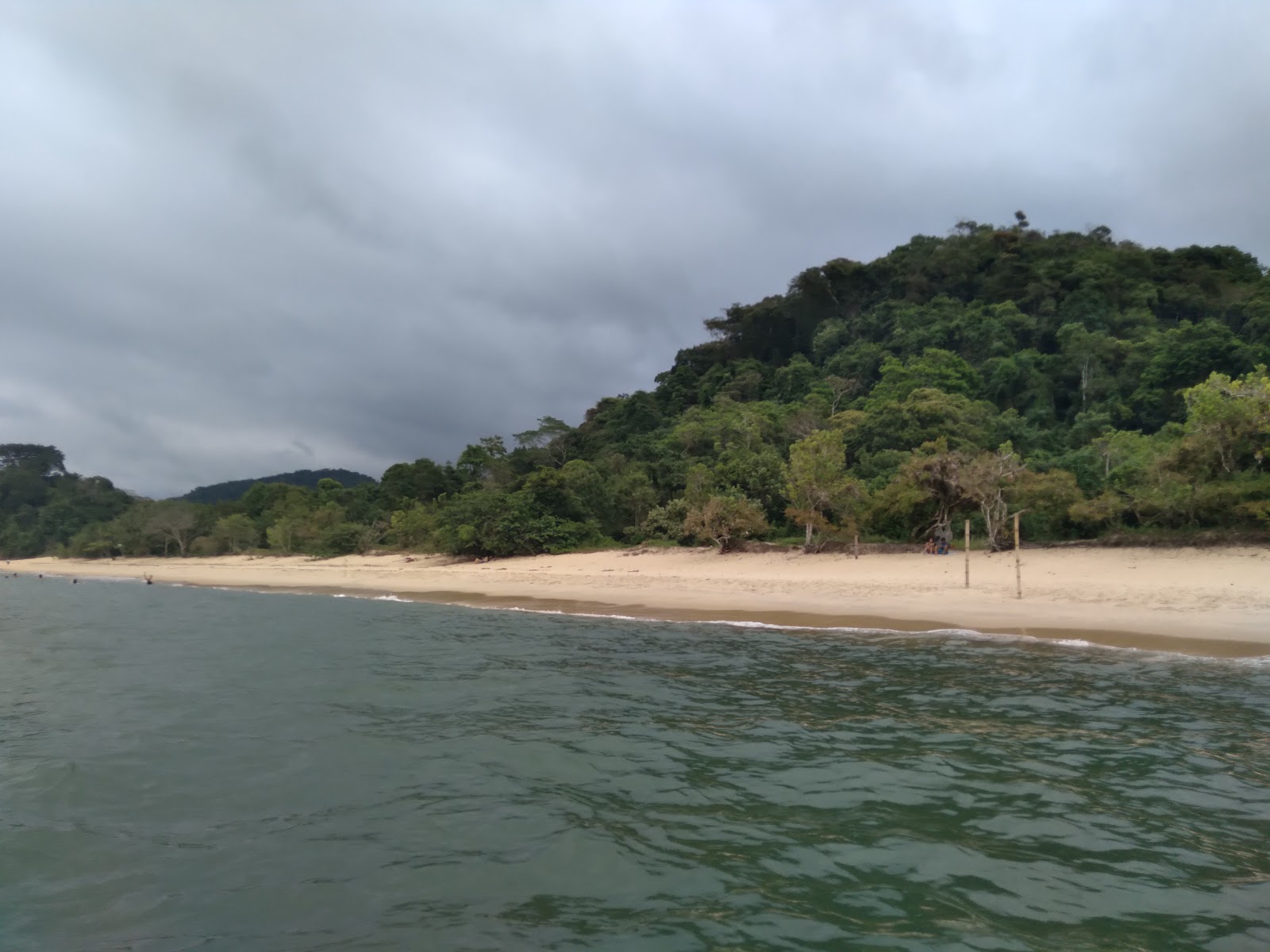 Foto di Spiaggia di Pitangas e l'insediamento