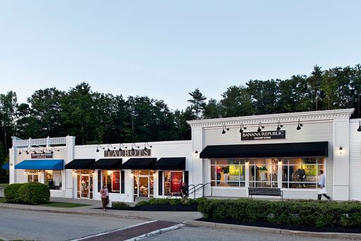 Shopping Mall «Lee Premium Outlets», reviews and photos, 17 Premium Outlet Blvd, Lee, MA 01238, USA
