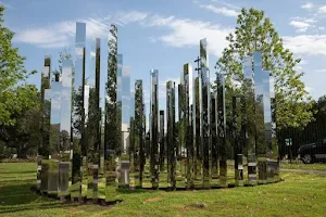 Sydney and Walda Besthoff Sculpture Garden image