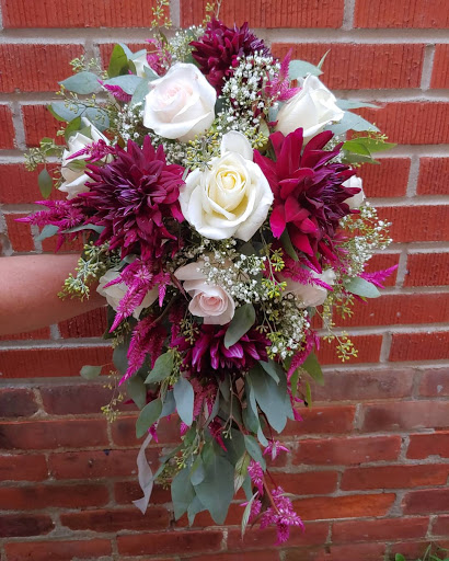 Florist «The Rustic Rose Flowers and Collectibles», reviews and photos, 220 W Main St, Williamsburg, OH 45176, USA