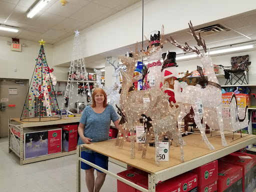 Discount Store «Big Lots», reviews and photos, 8563 Watson Rd, Webster Groves, MO 63119, USA