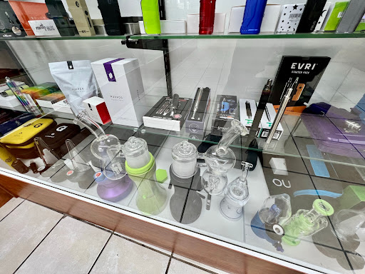 Tobacco Shop «Smoke Tokz Head Shop KC», reviews and photos, 1263 W 103rd St, Kansas City, MO 64114, USA