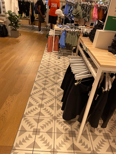 Clothing Store «AEO & Aerie Store», reviews and photos, 825 Dulaney Valley Rd #116, Towson, MD 21204, USA