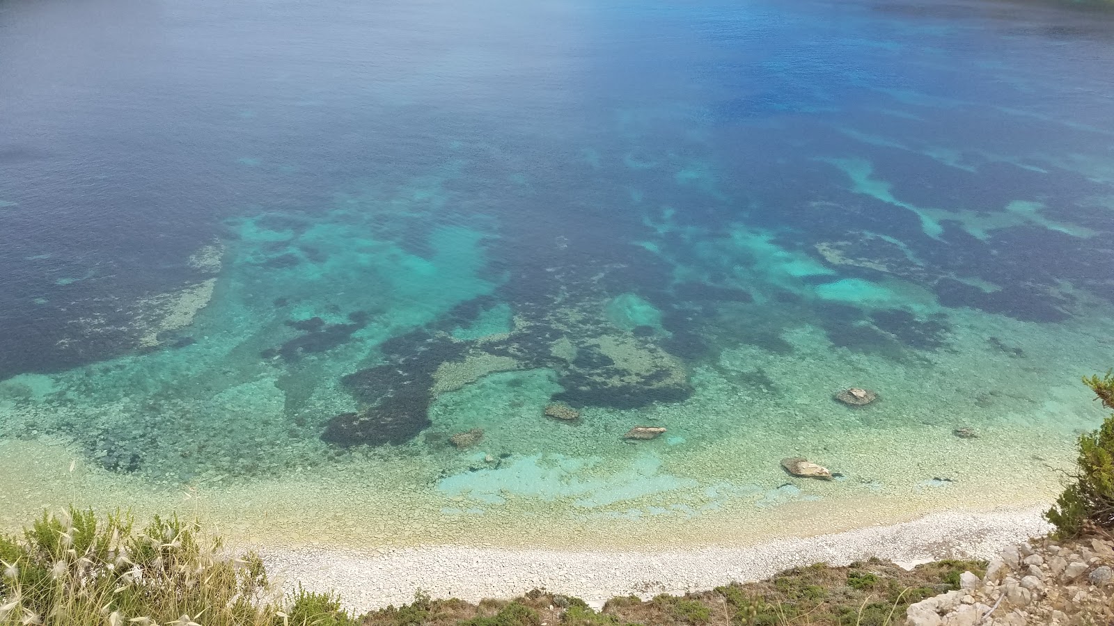 Φωτογραφία του Hofriet Beach με επίπεδο καθαριότητας πολύ καθαρό
