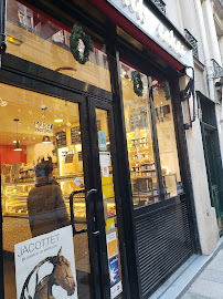 Vitrine du Restaurant servant le petit-déjeuner AUX PETITS CAKES à Paris - n°3