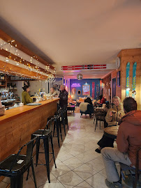Atmosphère du Café Le Petit Social à Chamonix-Mont-Blanc - n°3