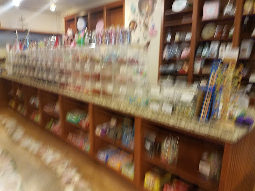 Book Store «Read Between the Lynes», reviews and photos, 111 E Van Buren St, Woodstock, IL 60098, USA