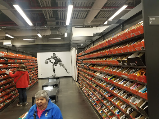 Sporting Goods Store «Nike Clearance Store», reviews and photos, 40-24 College Point Blvd, Flushing, NY 11354, USA