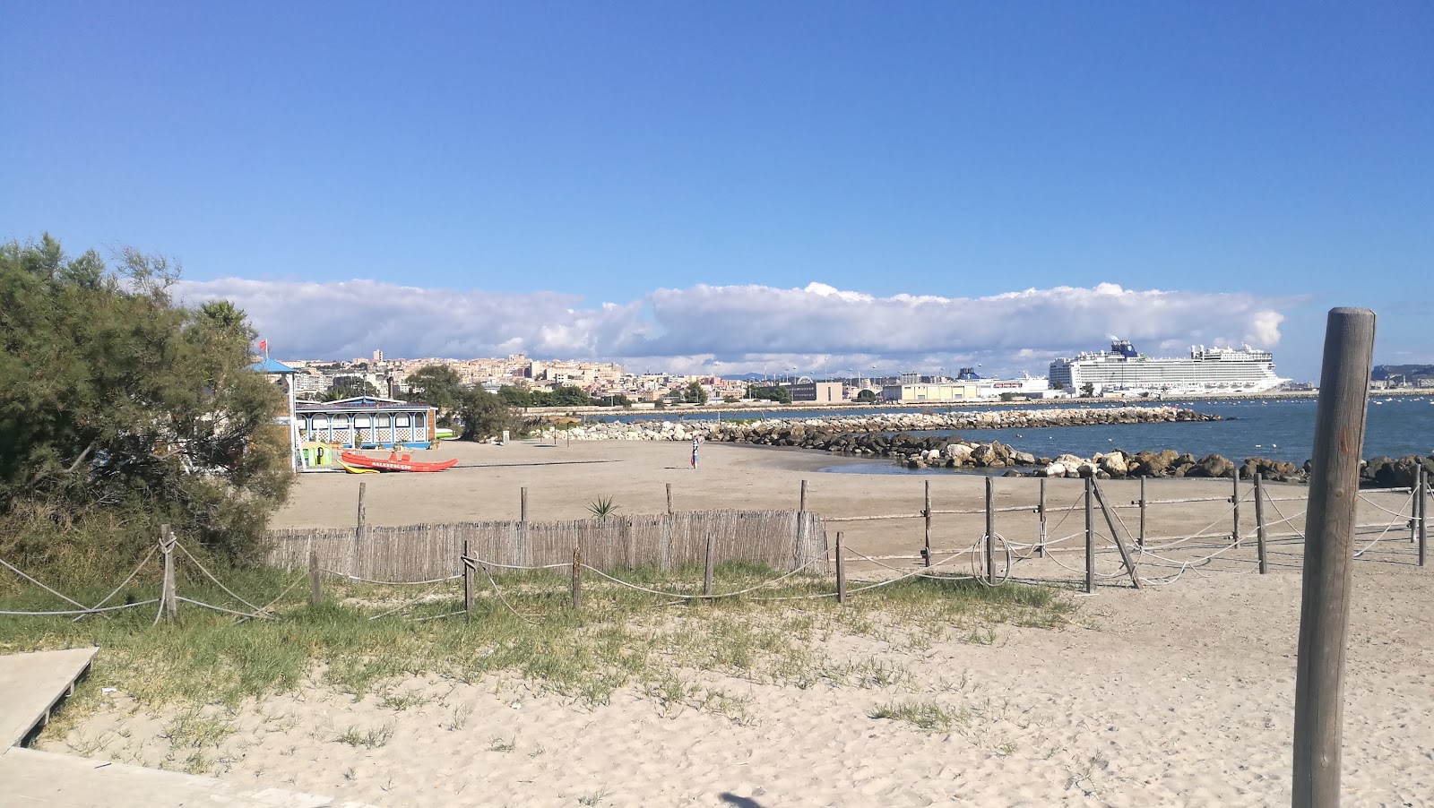 Foto von Giorgino Beach mit beiger sand Oberfläche