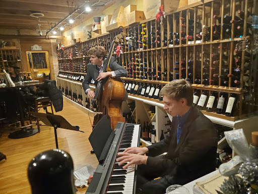 Wine Store «The Wine Exchange», reviews and photos, 1 Illinois St # 120, St Charles, IL 60174, USA