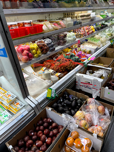 Grocery Store «Park To Shop Supermarket (Hong Kong Market)», reviews and photos, 2425 S Wallace St, Chicago, IL 60616, USA