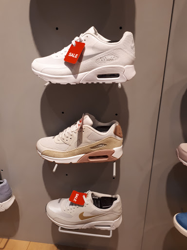 Stores to buy sneakers Panama