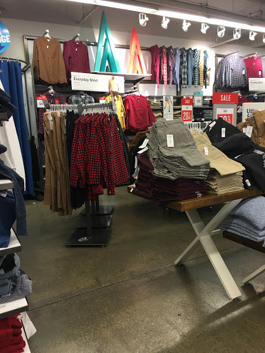 Clothing Store «Old Navy», reviews and photos, 2899 El Camino Real, Tustin, CA 92782, USA