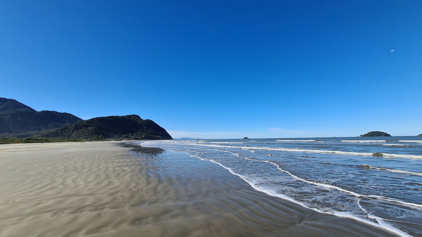 Guarau Beach photo #7