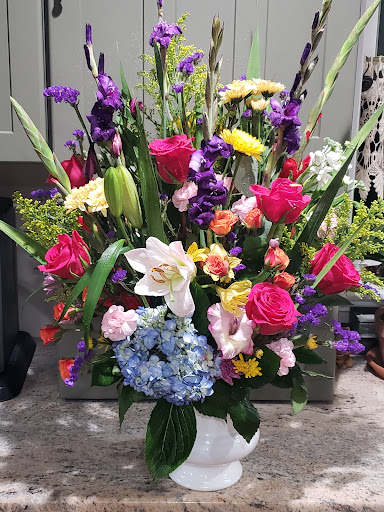 Florist «Carrolls Florist of Beverly», reviews and photos, 385 Cabot St, Beverly, MA 01915, USA