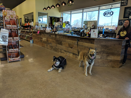 Pet Supply Store «Premier Pet Supply», reviews and photos, 15399 Merriman Rd, Livonia, MI 48154, USA