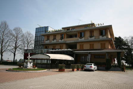 Hotel Ristorante Ai Tigli Str. per Parma, 44, 43010 Pilastro PR, Italia