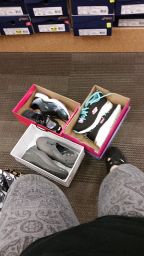 Shoe Store «DSW Designer Shoe Warehouse», reviews and photos, 110 Slater St, Manchester, CT 06040, USA