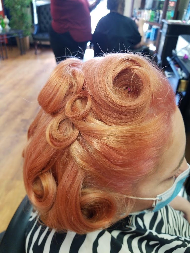 Pin Me Up Salon 73013