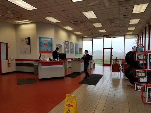 Tire Shop «Discount Tire Store - Romeoville, IL», reviews and photos, 671 N Weber Rd, Romeoville, IL 60446, USA