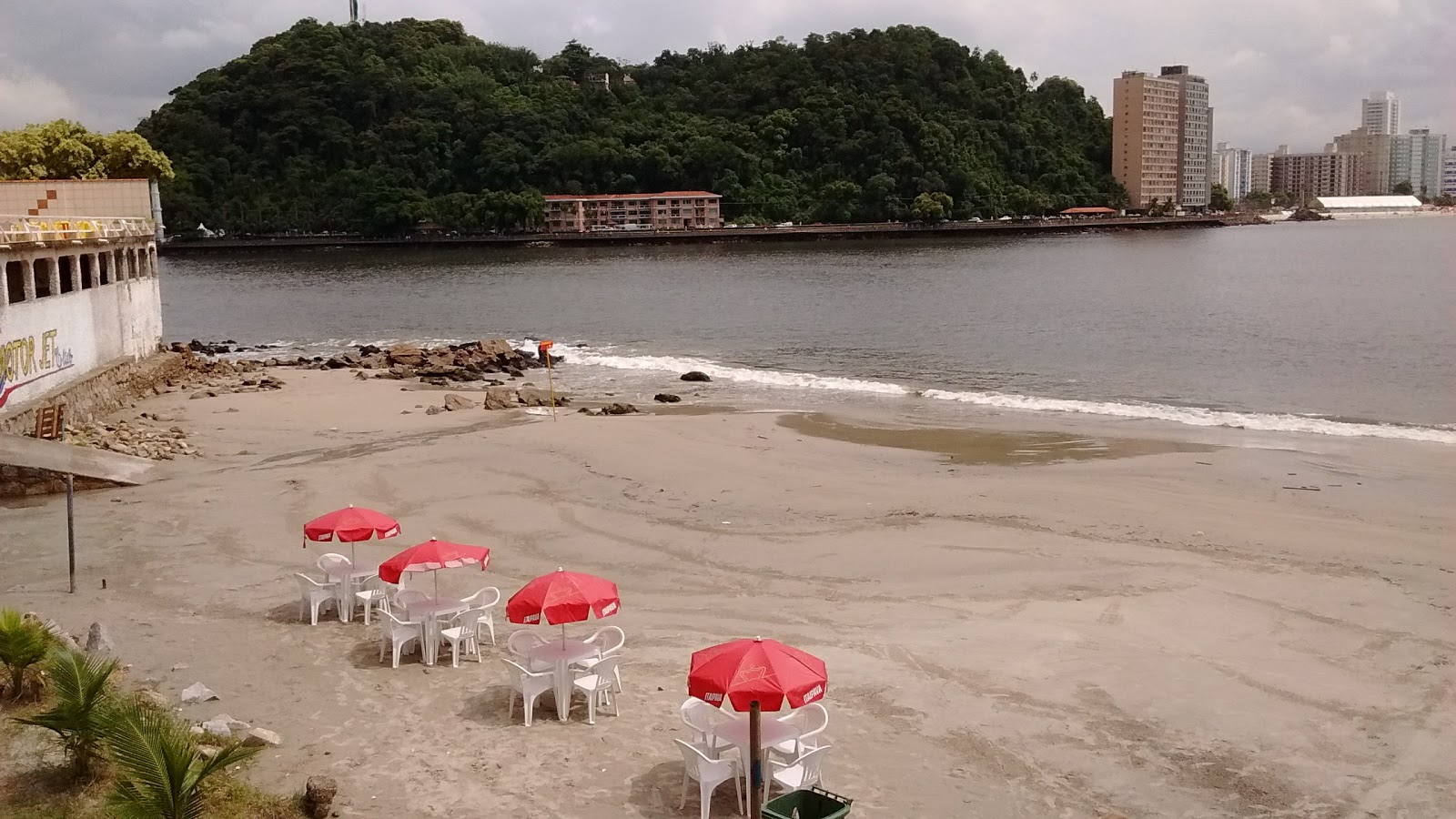Foto di Spiaggia di Paranapua con una superficie del sabbia beige