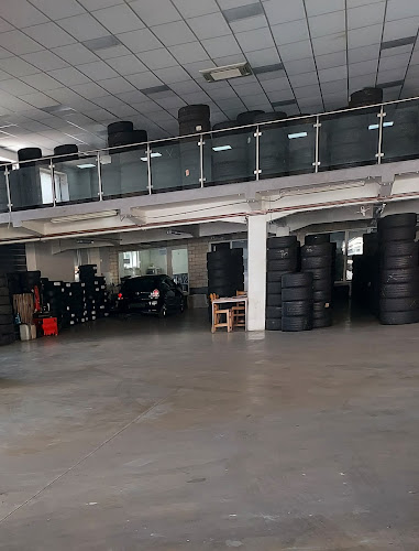 Pneus 5 - Autobedrijf Garage