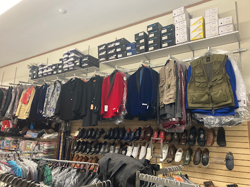 Stores to buy men's fluchos Hartford