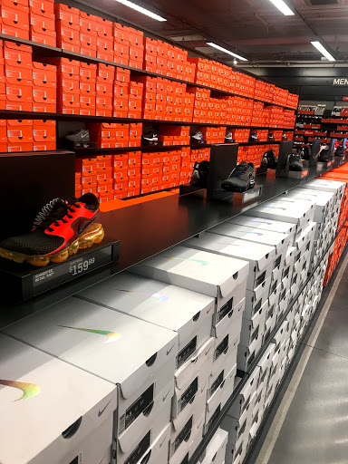 Clothing Store «Nike Factory Store», reviews and photos, 8225 Arroyo Cir #21, Gilroy, CA 95020, USA