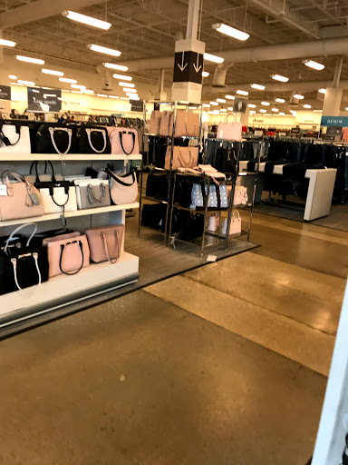 Department Store «Nordstrom Rack Shops At Orchard Place», reviews and photos, 9625 Skokie Blvd, Skokie, IL 60077, USA