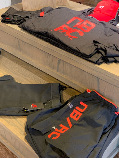 Shoe Store «New Balance Bellevue», reviews and photos, 823 Bellevue Way NE #100, Bellevue, WA 98004, USA