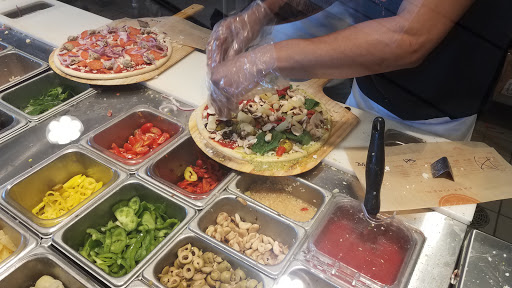 Shopping Mall «Creekside Commons Shopping Center», reviews and photos, Mentor Ave, Mentor, OH 44060, USA