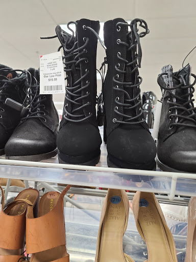 Clothing Store «Burlington Coat Factory», reviews and photos, 600 Northtown Dr, Blaine, MN 55434, USA