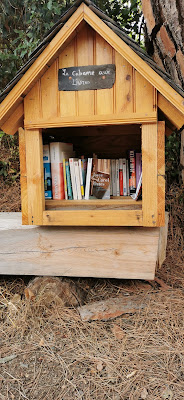 La cabane aux livres à Menville