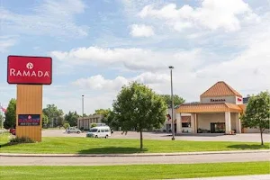 Ramada by Wyndham Sioux Falls Airport-Waterpark & Event Ctr image