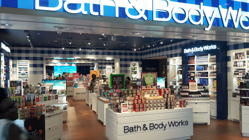 Shopping Mall «Bay Plaza Shopping Center», reviews and photos, 2100 Bartow Ave, Bronx, NY 10475, USA