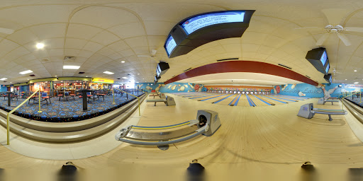 Bowling Alley «Luxury Lanes & Lounge Inc», reviews and photos, 600 E 9 Mile Rd, Ferndale, MI 48220, USA