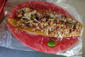 Huaraches y tacos "Jimmy" image