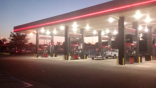 Gas Station «QuikTrip», reviews and photos, 290 E 4th St, Eureka, MO 63025, USA
