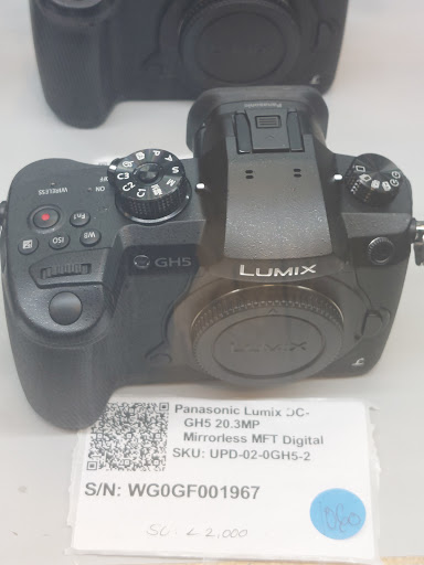 Camera Store «Roberts Camera», reviews and photos, 220 E St Clair St, Indianapolis, IN 46204, USA