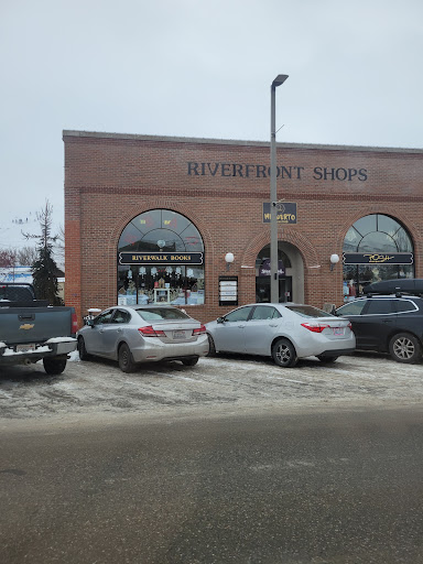 Book Store «Riverwalk Books», reviews and photos, 116 E Woodin Ave, Chelan, WA 98816, USA