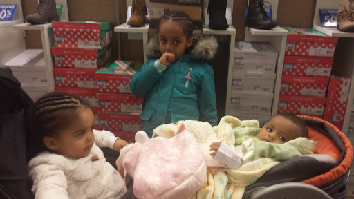 Shoe Store «DSW Designer Shoe Warehouse», reviews and photos, 15001 Potomac Town Pl #120, Woodbridge, VA 22192, USA