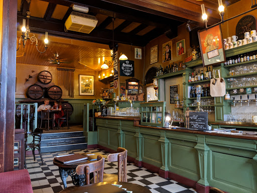 Beer Tasting Room In The Wildeman